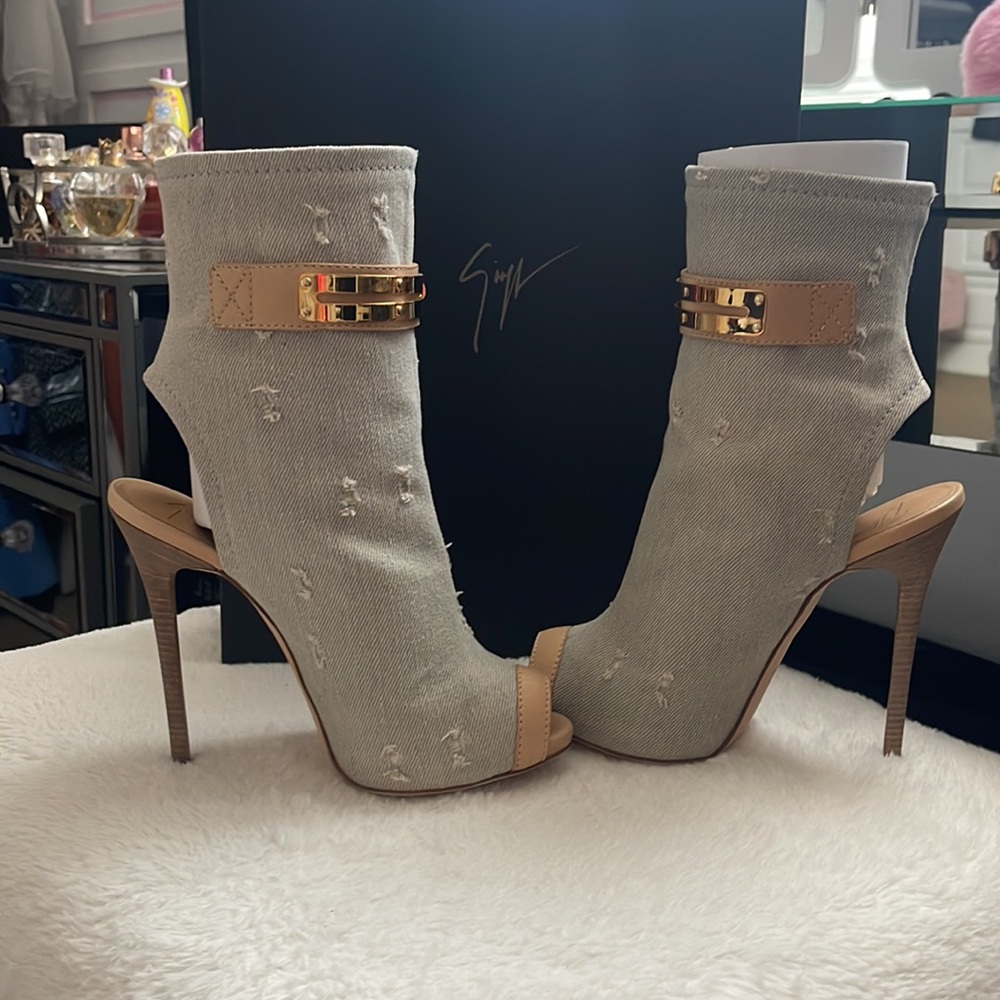 Giuseppe Zanotti acid wash denim peep toe bootie - Picture 6 of 9